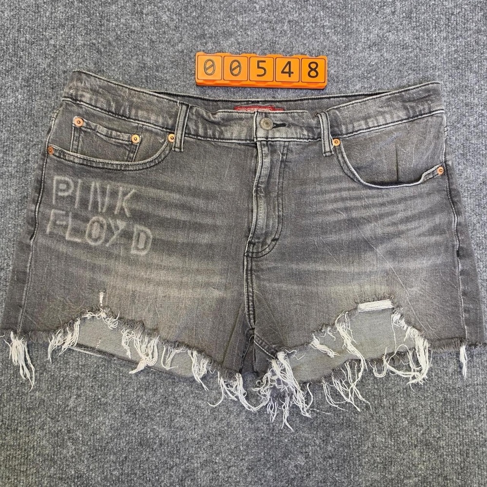 Lucky Legend Pink Floyd denim shorts with rainbow design on back pocket, 14/32